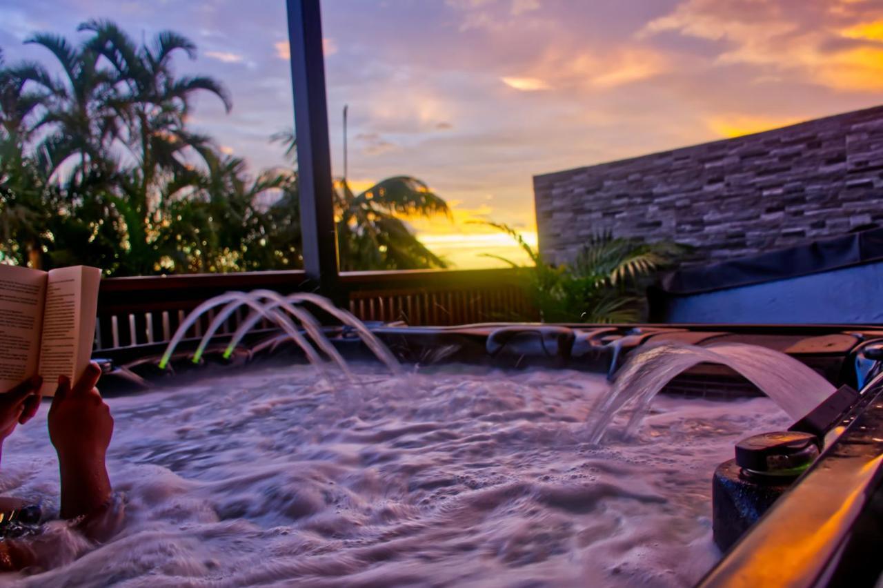 Ka Hema - Maison Entiere Avec Jacuzzi Et Vue Sur Mer 생조세프 외부 사진